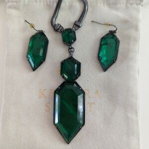 Kendra Scott Palmer Earrings & Wyatt Necklace Emerald Black